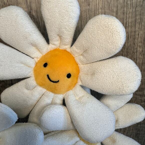 Jellycat Daisy Jellycat Daisies Amuseables Plants NEW! Fast SHIP - Picture 4 of 11